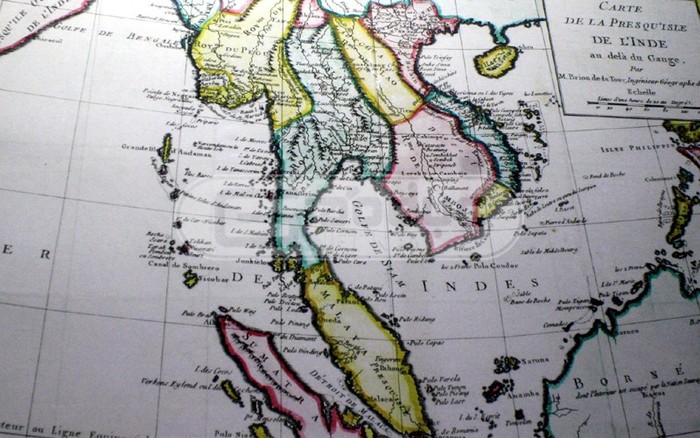 Bản đồ cổ vùng Viễn Đông, Brion de la Tour, 1774. Trên bản đồ vẽ quần đào Paracel (Hoàng Sa) thuộc lãnh thổ Đàng Trong, Đại Việt.